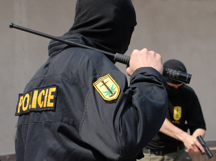 ESP Telescopic Hardened Baton 18" with Pouch - Black OD-A-ESP006 asgbox.pl ESP Telescopic Hardened Baton 18" with Pouch - Black - obrazek 3