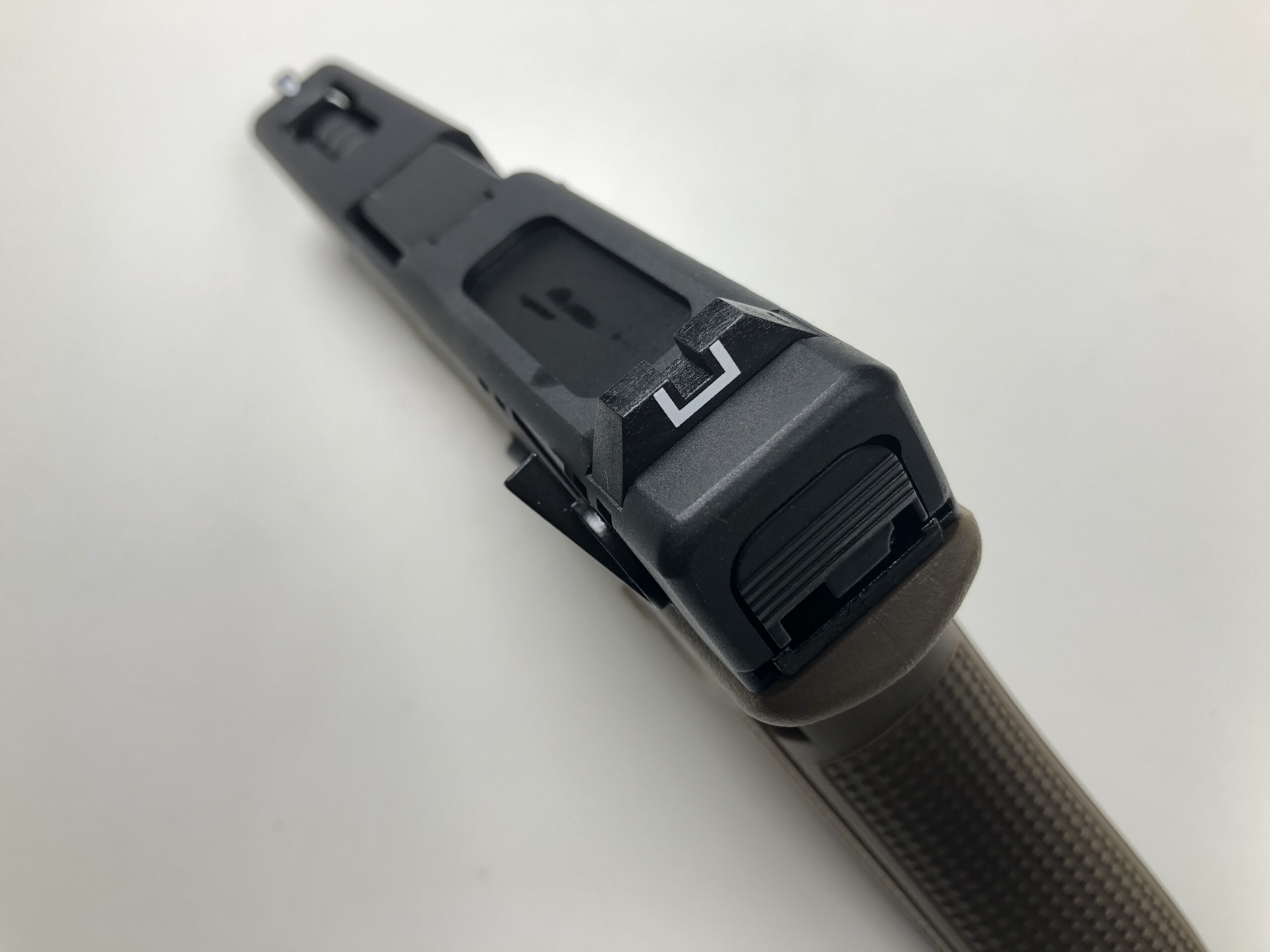 WE GBB Gas Pistol R18C Gen4 - Black/Tan OD-A-WE00144 asgbox.pl WE GBB Gas Pistol R18C Gen4 - Black/Tan - obrazek 3