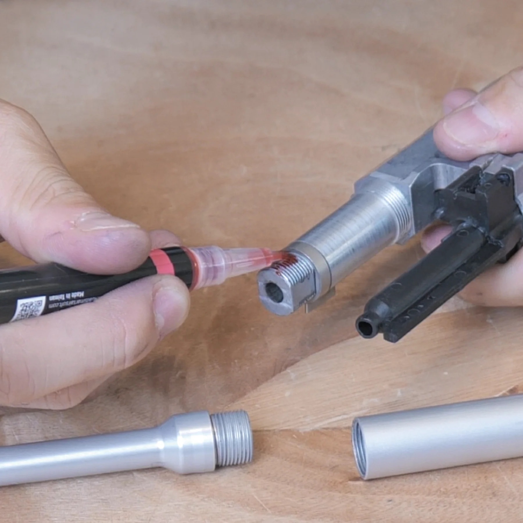 4UANTUM LOCK Permanent Thread Locker, High Strength - Red OD-A-4UAD004 asgbox.pl 4UANTUM LOCK Permanent Thread Locker, High Strength - Red - obrazek 3