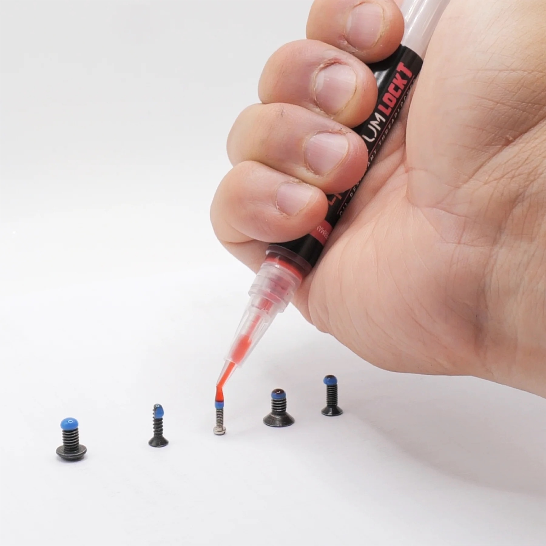 4UANTUM LOCK Permanent Thread Locker, High Strength - Red OD-A-4UAD004 asgbox.pl 4UANTUM LOCK Permanent Thread Locker, High Strength - Red - obrazek 4