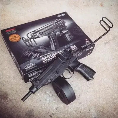 Alternative view of Replika pistoletu maszynowego 61