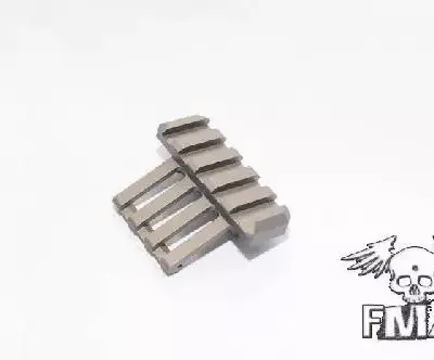 Alternative view of Skośna szyna RIS typu One o'clock - dark earth