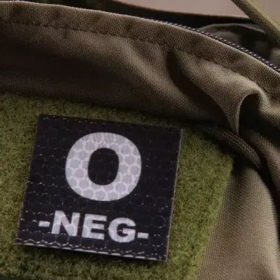Naszywka IR z grupą krwi: 0 NEG OD-G-KAM-30-002087-00 asgbox.pl