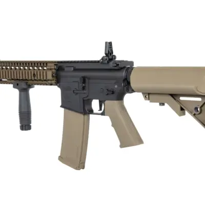 Karabinek ASG Specna Arms Daniel Defense® MK18 SA-P19 Prime™ Aster II ETU z silnikiem bezszczotkowym Chaos Bronze SPE-01-043638 asgbox.pl Karabinek ASG Specna Arms Daniel Defense® MK18 SA-P19 Prime™ Aster II ETU z silnikiem bezszczotkowym Chaos Bronze SPE-01-043638 asgbox.pl