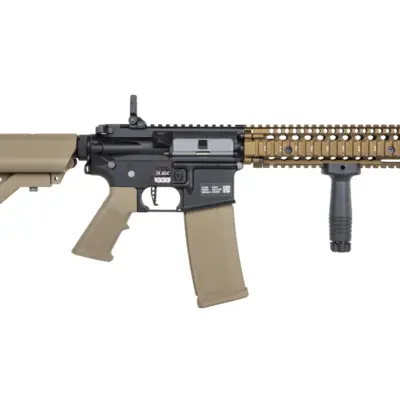 Karabinek ASG Specna Arms Daniel Defense® MK18 SA-P19 Prime™ Aster II ETU z silnikiem bezszczotkowym Chaos Bronze SPE-01-043638 asgbox.pl Karabinek ASG Specna Arms Daniel Defense® MK18 SA-P19 Prime™ Aster II ETU z silnikiem bezszczotkowym Chaos Bronze SPE-01-043638 asgbox.pl