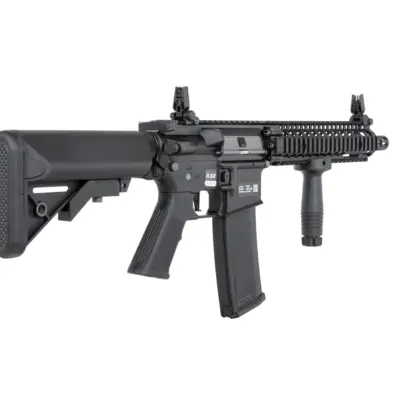 Karabinek ASG Specna Arms Daniel Defense® MK18 SA-P19 Prime™ Aster II ETU z silnikiem bezszczotkowym Czarny SPE-01-043637 asgbox.pl Karabinek ASG Specna Arms Daniel Defense® MK18 SA-P19 Prime™ Aster II ETU z silnikiem bezszczotkowym Czarny SPE-01-043637 asgbox.pl