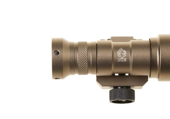 Night Evolution M300B Mini Scout Weaponlight Dark Earth - obrazek 5
